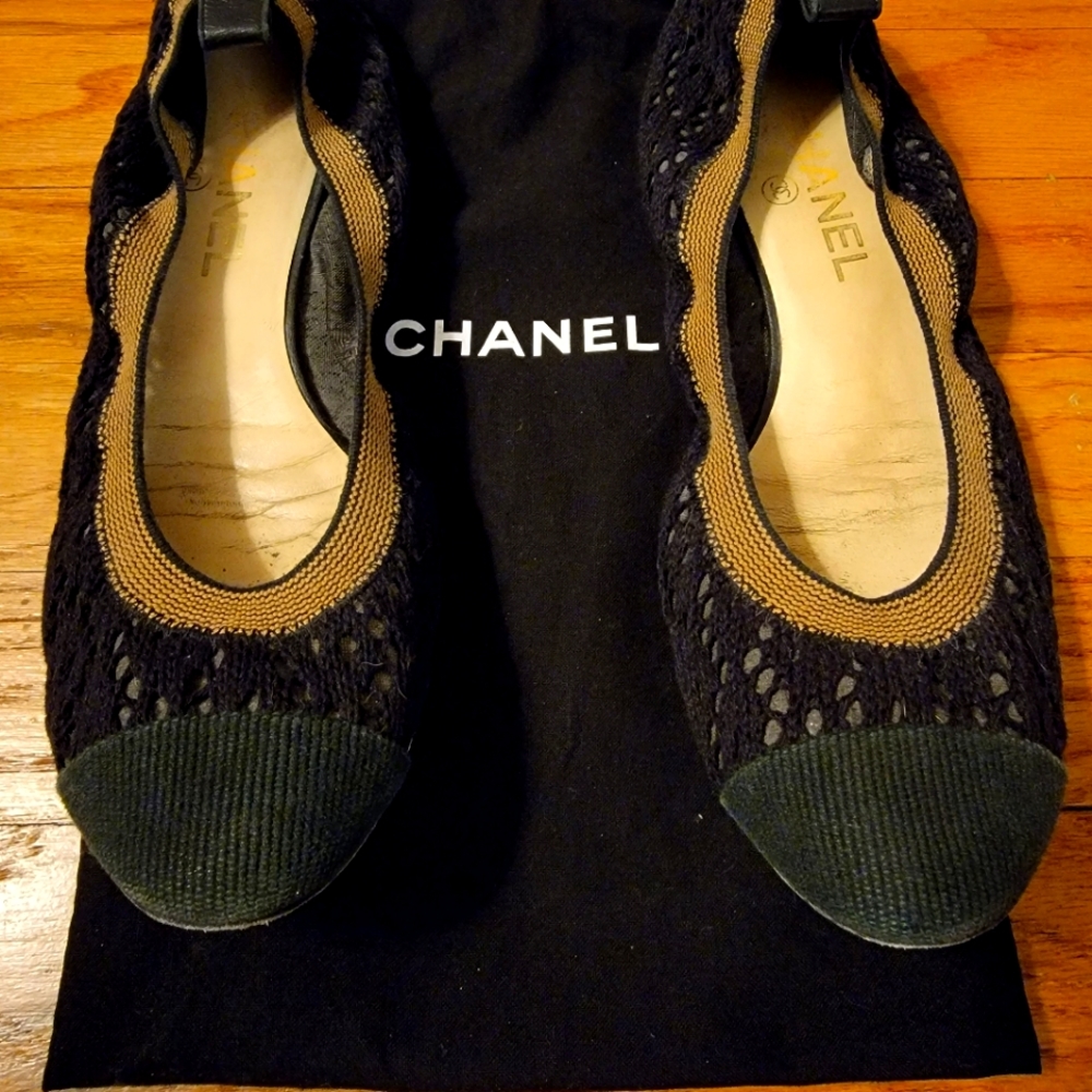 CHANEL Tweed Cap Toe Flats